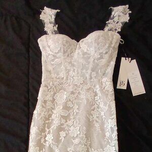 Wedding Dress W Accessories